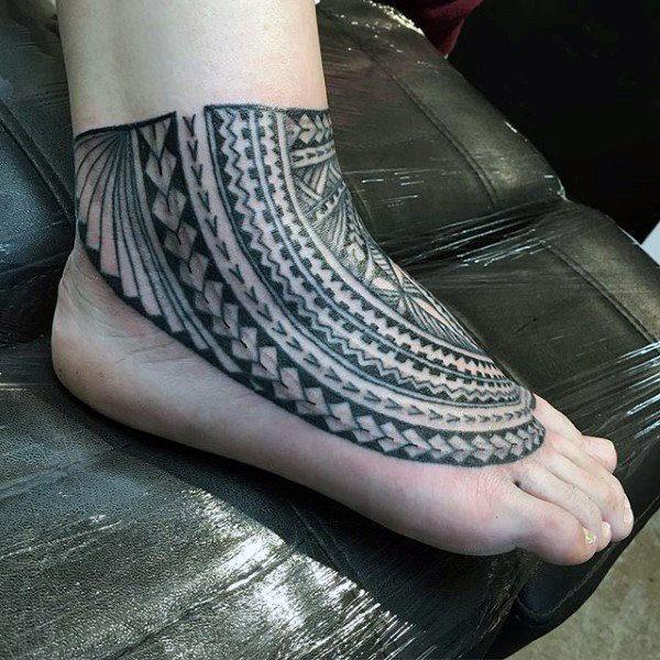 татуировка на ноге 444