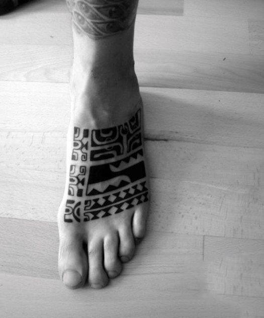 татуировка на ноге 610