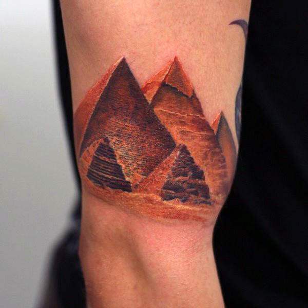 Hình xăm kim tự tháp thường lưu... - Đỗ Nhân Tattoo Studio | Facebook