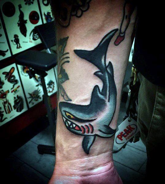 тату акула 368