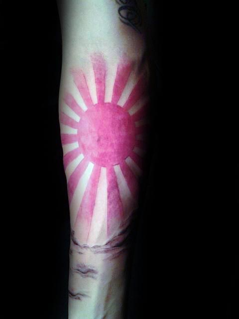татуировка восходящего солнца 59