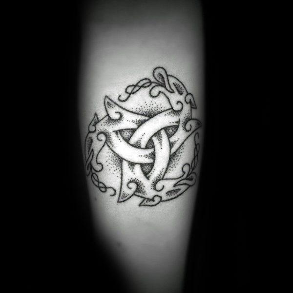 татуировка символ трикетра 01