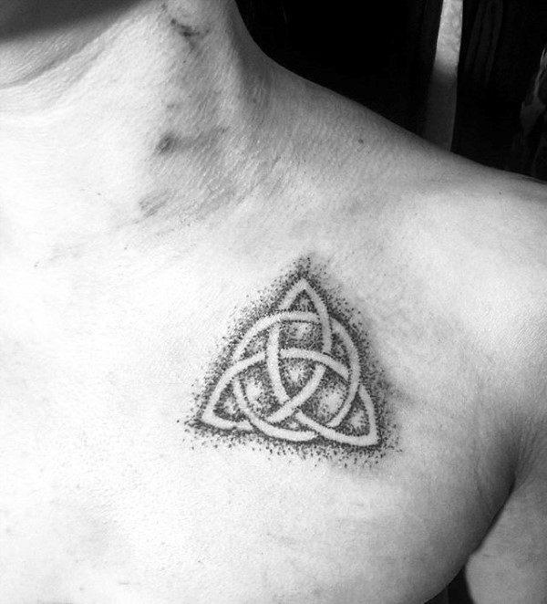 Schwarzes dreieck tattoo bedeutung