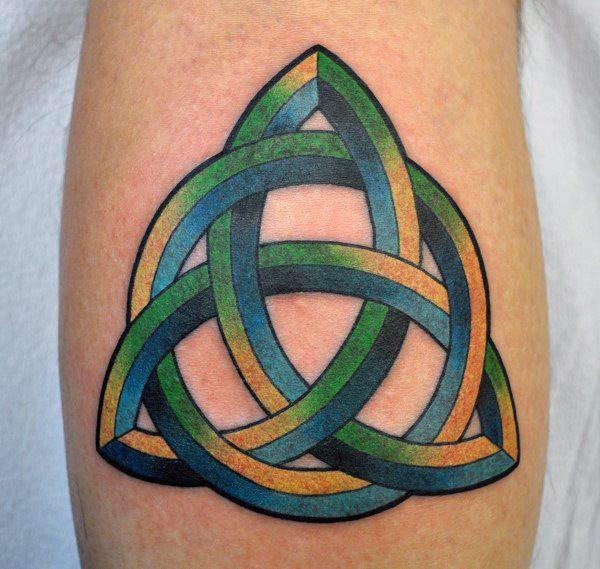 татуировка символ трикетра 13