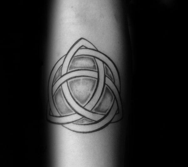 татуировка символ трикетра 35