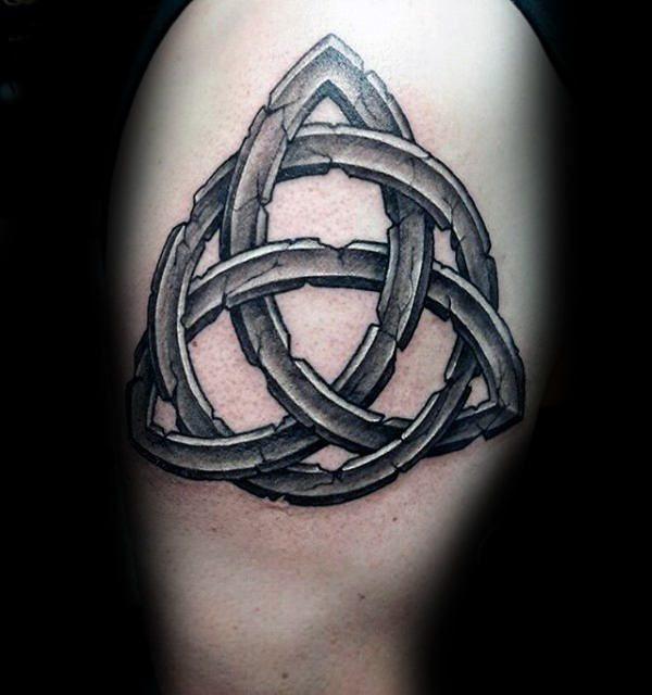 татуировка символ трикетра 39