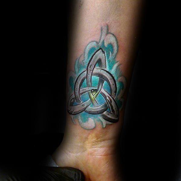 татуировка символ трикетра 41