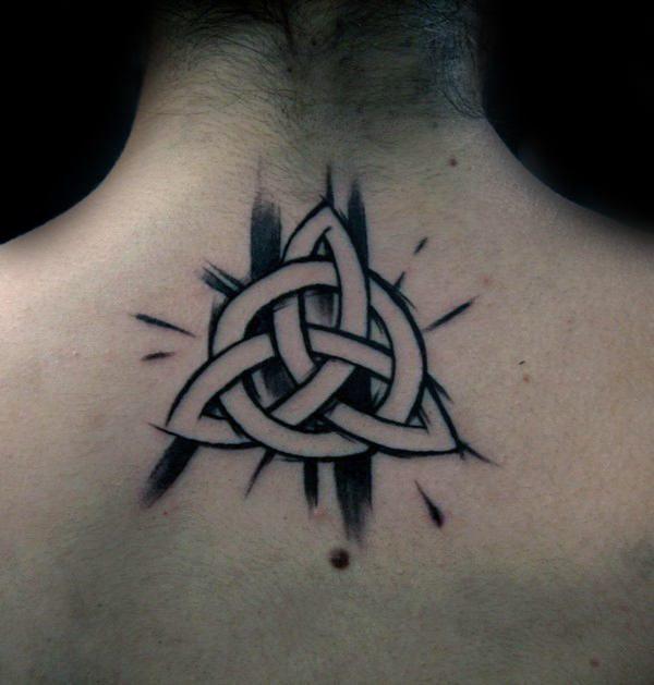 татуировка символ трикетра 59