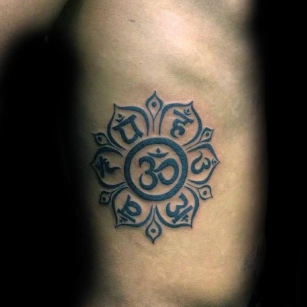 ом символ татуировки 31