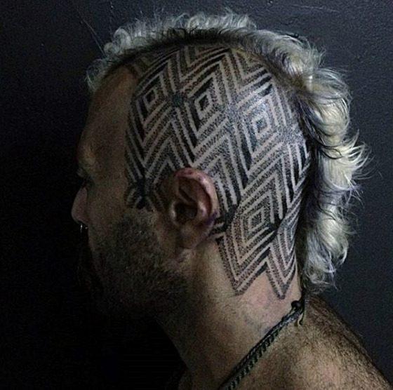 татуировка на голове 127
