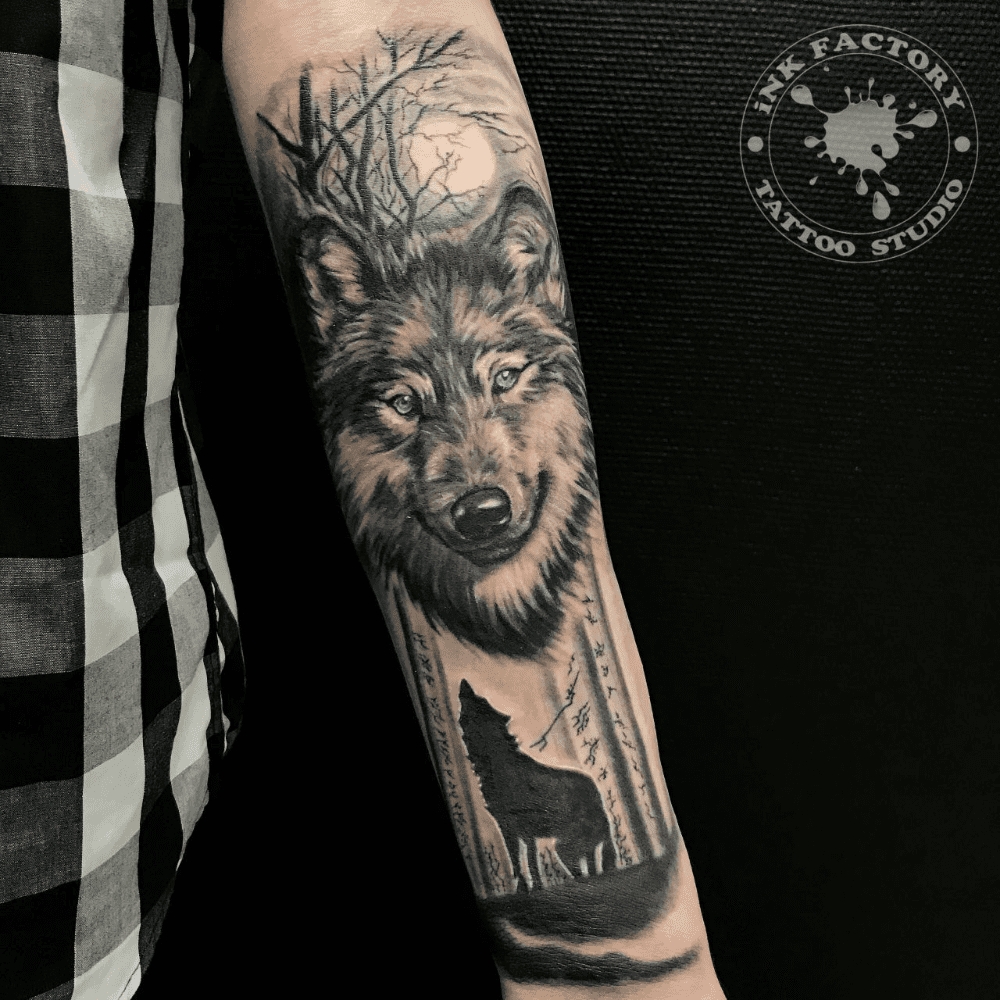 Wolf tattoo: inspirational photos and meaning