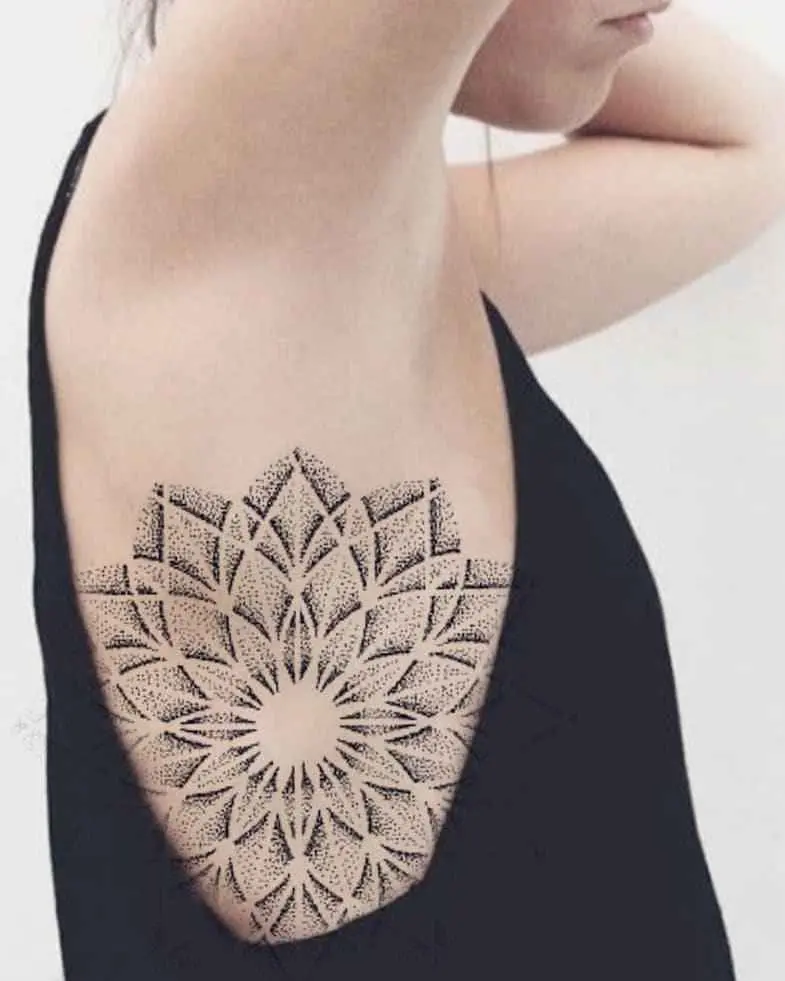 Tatuaxe de mandala, o que significa e ideas para inspirarte.