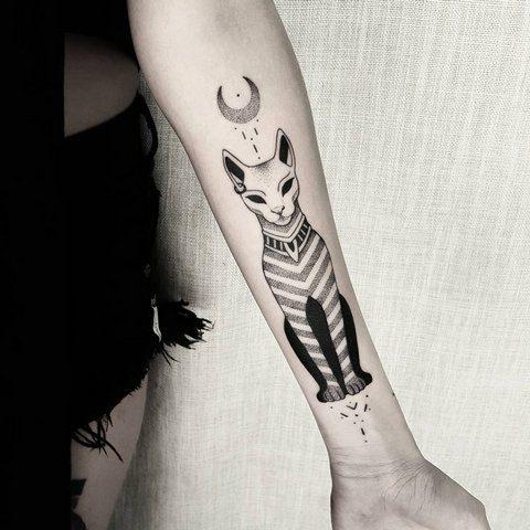 Cat tattoos: photo and meaning