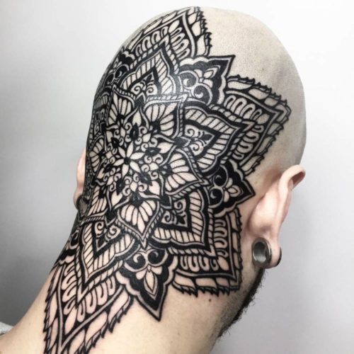 Татуировки на лице и голове удивительные узоры