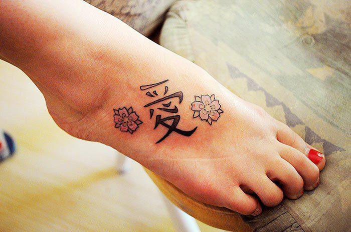 Ben tatoveringer til kvinder og deres betydning