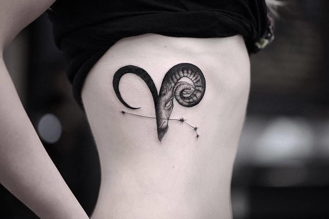 Tattoos ກັບ zodiac sign Capricorn - ຄວາມຫມາຍແລະຮູບພາບ