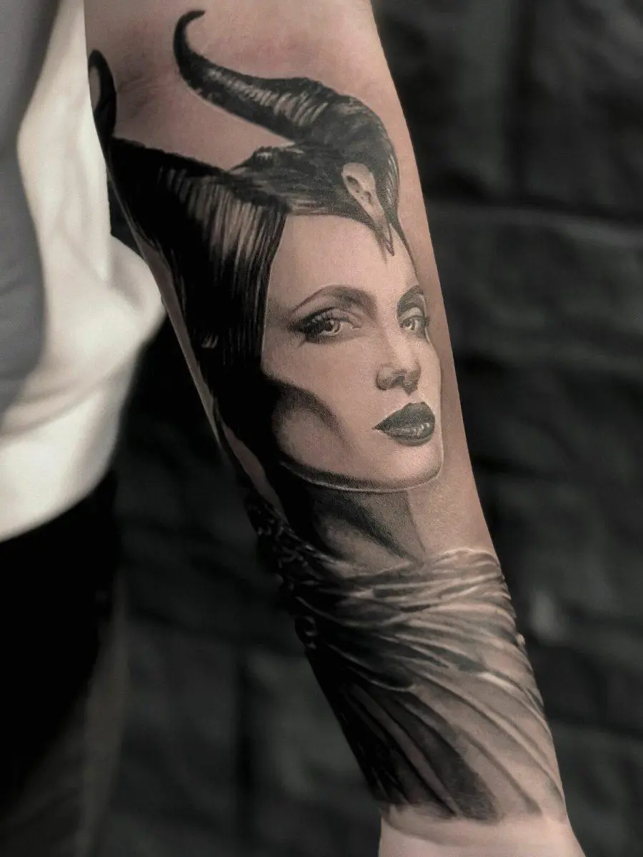 Puikios idėjos „Maleficent“ įkvėptai tatuiruotei