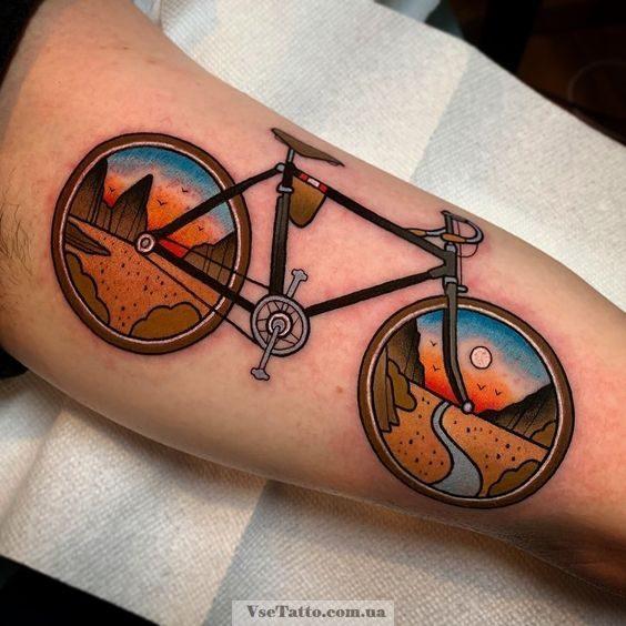 Тетоваже на бициклу: инспирација и значење