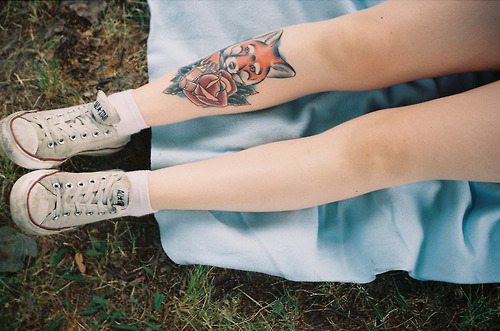 Женские татуировки на ноге, крутые дизайны