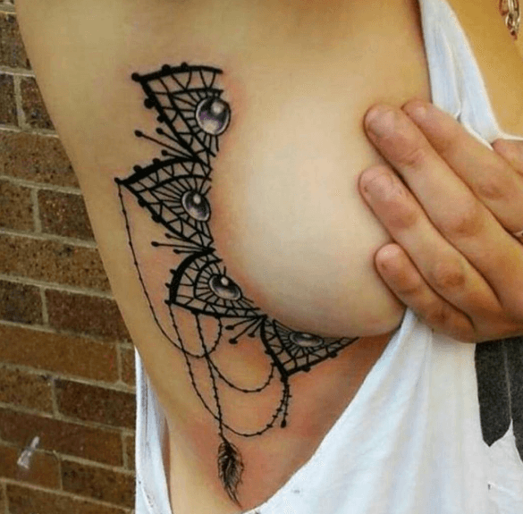 15 великолепных татуировок на груди