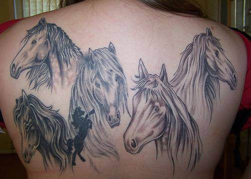 Tatuaxe de cabalo: galope!