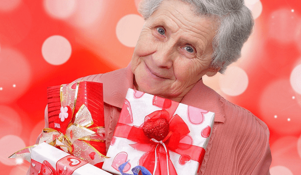 4 идеи ювелирного подарка на День бабушки и дедушки