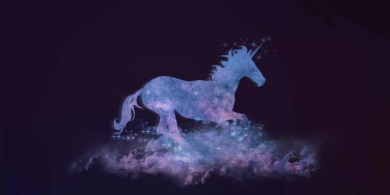 Power Beast: Unicorn &#8212; мифическое существо, символизирующее чистоту и магию.
