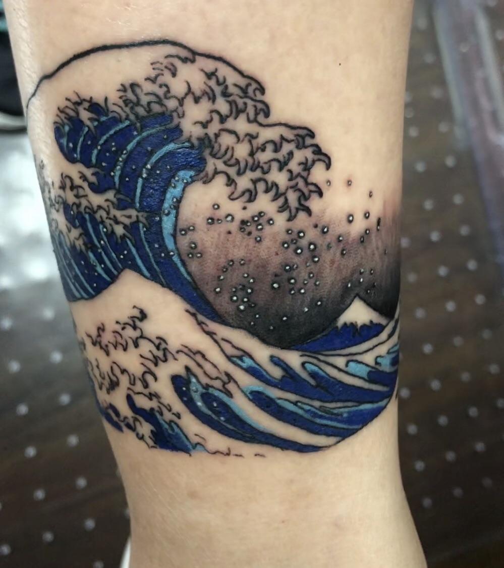 100+ идей татуировок Great Wave.