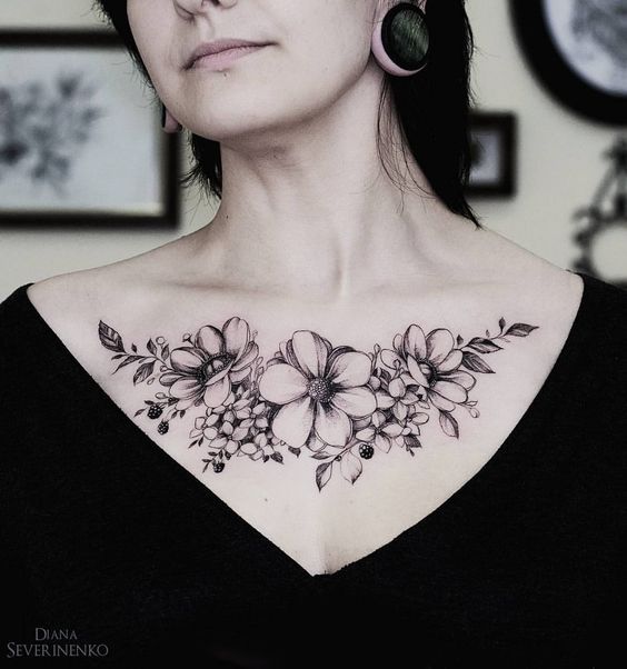 12 εκπληκτικές ιδέες για τατουάζ στέρνου για γυναίκες