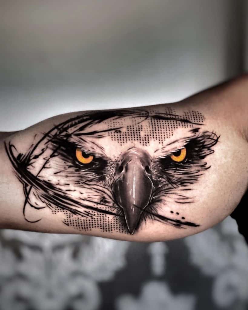 Más de 30 ideas de diseños de tatuajes de águilas (y lo que significan)  Tatto