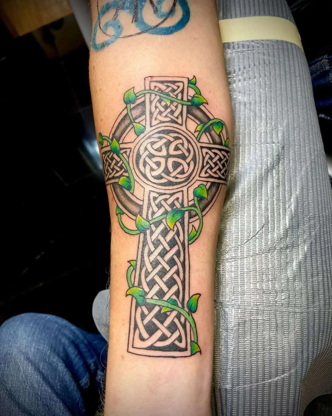40+ Smaointe Dearaidh Cross Tattoo: Chun Do Chreideamh a ..., image size:1080x1350