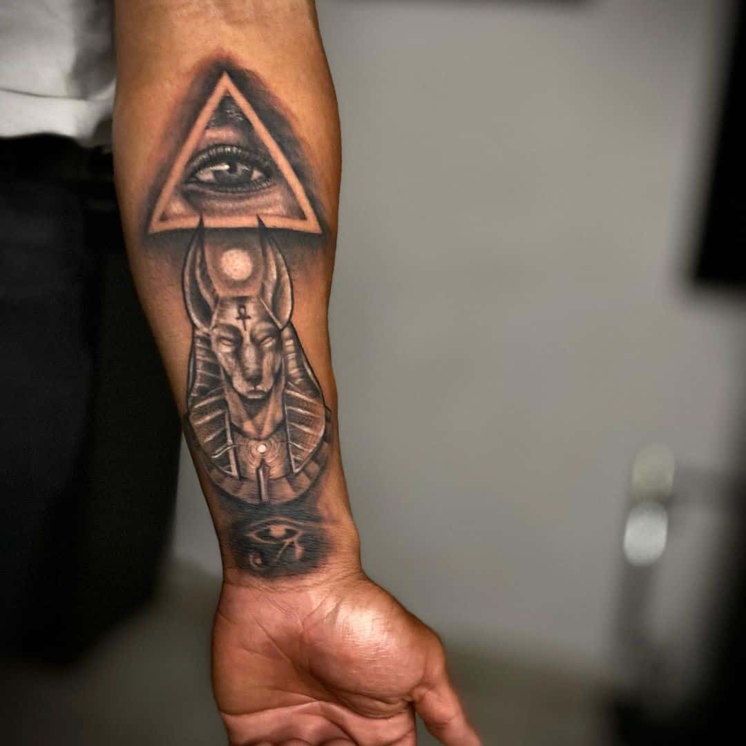 40+ великолепных идей дизайна татуировки Анубиса 2022 (значение и символ)