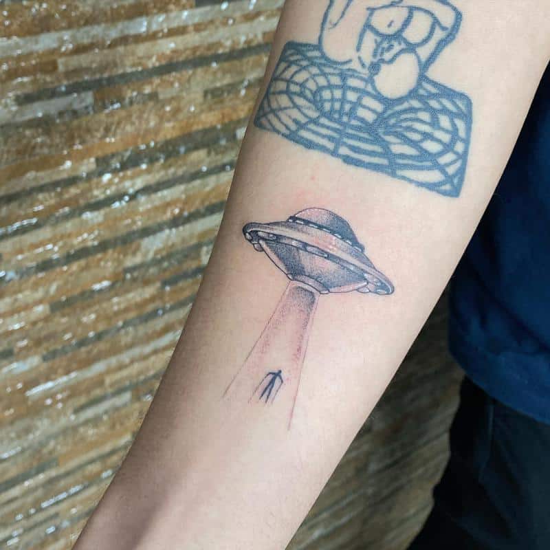 70+ лучших идей татуировки пришельцев: дизайны мистических чернил на 2022 год