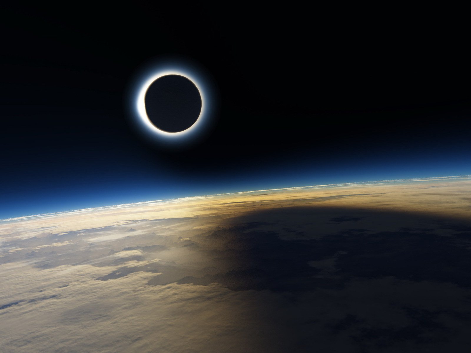 9.03 Màrt: gealach ùr agus solar eclipse!