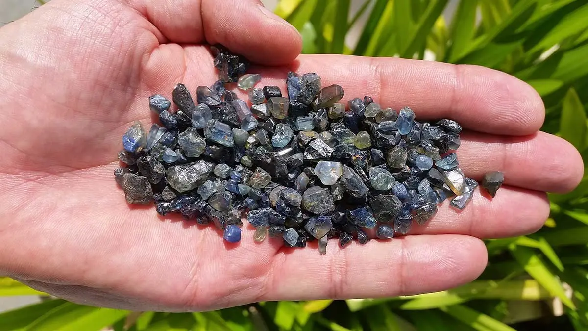 Драгоценный камень Blue Sapphire