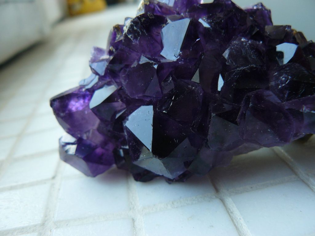 Фиолетовый кварц