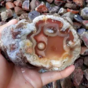 Как выглядит камень агат