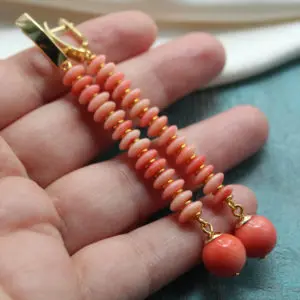 Какие бывают украшения из красного коралла
