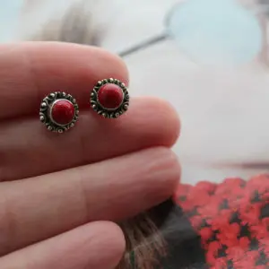 Какие бывают украшения из красного коралла