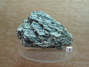 Камень актинолит