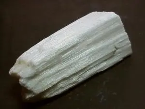 Камень алебастр