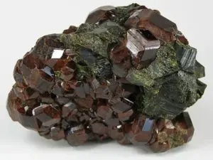 Камень андрадит