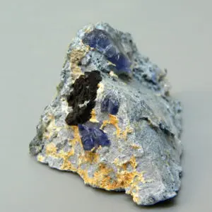 Камень бенитоит