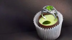 Камень хризолит