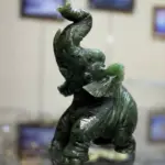 Камень нефрит Камень нефрит