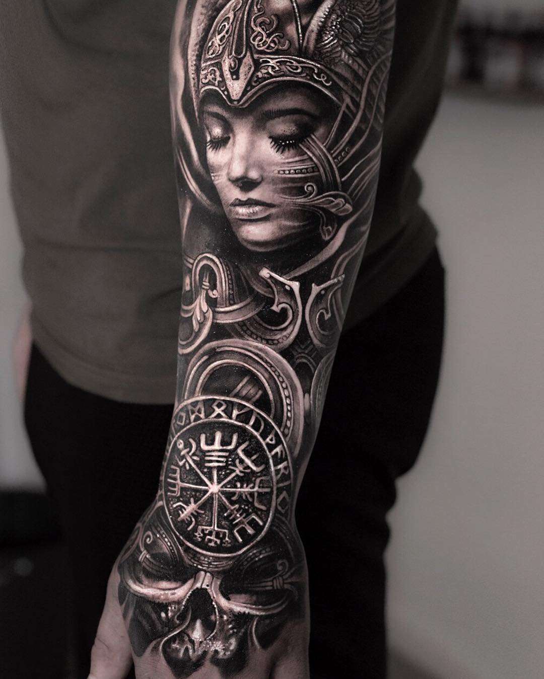 Кельтская татуировка на руке