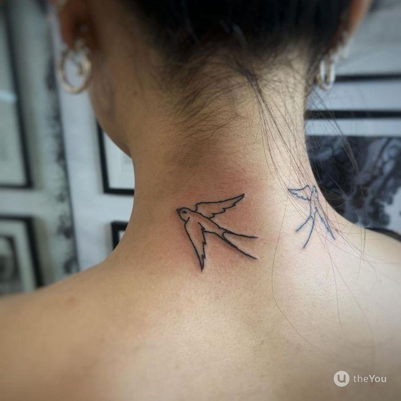 Skvělé nápady na tetování na bočním krku pro dívky