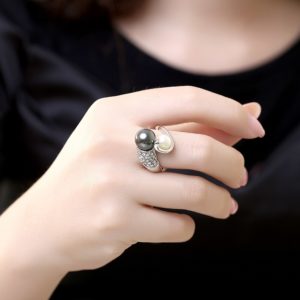 Кольцо с чёрным жемчугом