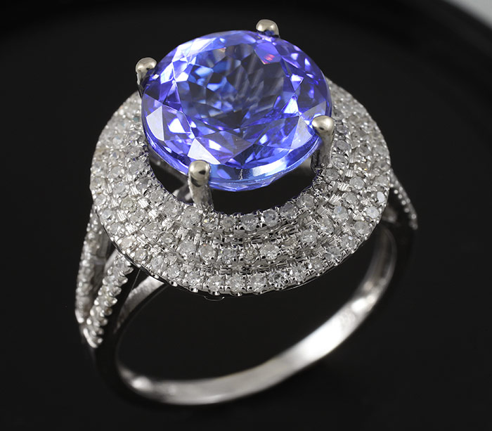 Rings with tanzanite, what are