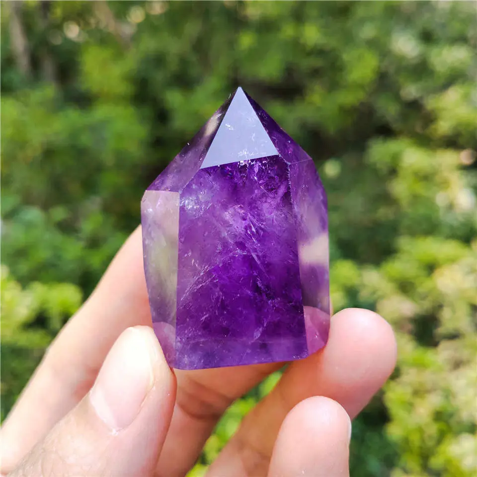 O ai le maa amethyst e talafeagai ma pe faʻafefea ona ofuina